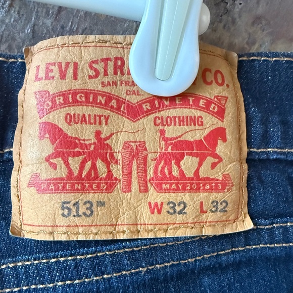 Levi’s 513 NWOT 32/32 dark blue denim, 98%cotton, 2% elastane. Bottom leg 7.5” - Picture 4 of 15